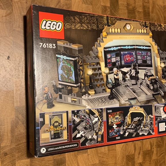 Lego DC 76183 The Batman Batcave: The Riddler Face-off 581pcs Age 8+ New - Picture 2 of 6